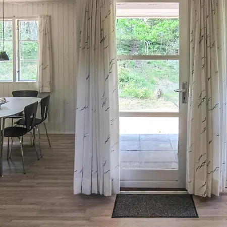 Feriehus A Beautiful In Aakirkeby With 4 Bedrooms And Wifi *