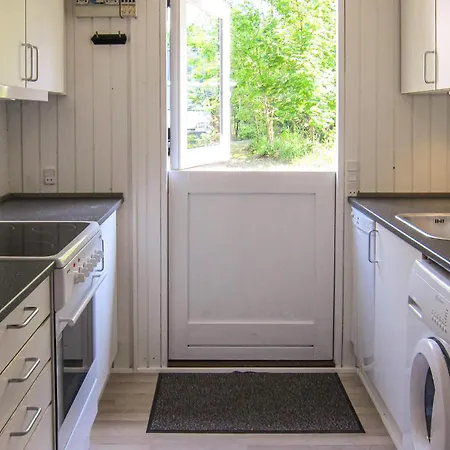 A Beautiful In Aakirkeby With 4 Bedrooms And Wifi *