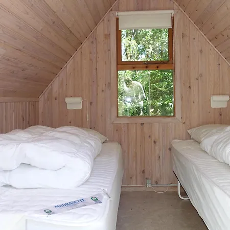 A Beautiful In Aakirkeby With 4 Bedrooms And Wifi * Vester Somarken